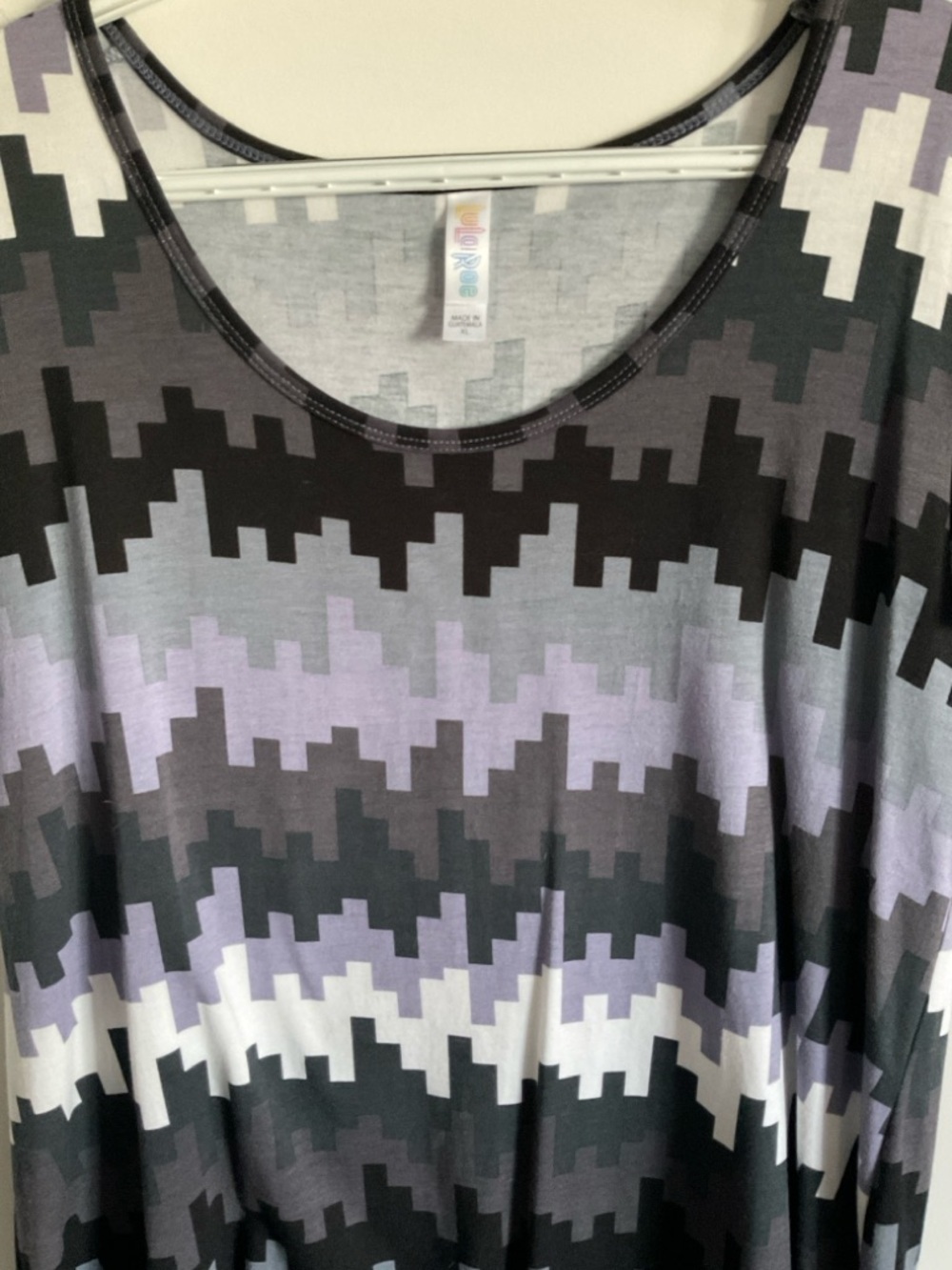 LuLaRoe Classic Shirt Tee in Black, Gray & Lavender XL - Picture 5 of 12